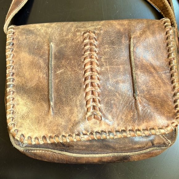 BED|STU Handbags - Bed | Stu Cobbler Series Frankie Distressed Leather Crossbody - broken zipper